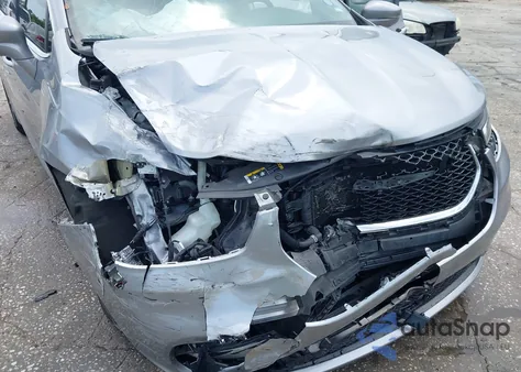 2021 Chrysler Pacifica Hybrid Touring L z USA, uszkodzony, nr VIN 2C4RC1L79MR594547